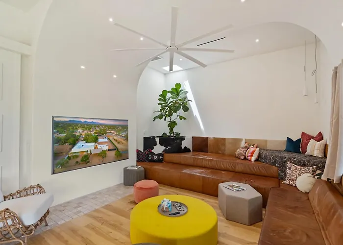 Dom wakacyjny Breathtaking Mansion - Indoor Pickleball & Phoenix