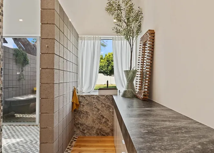 Breathtaking Mansion - Indoor Pickleball &