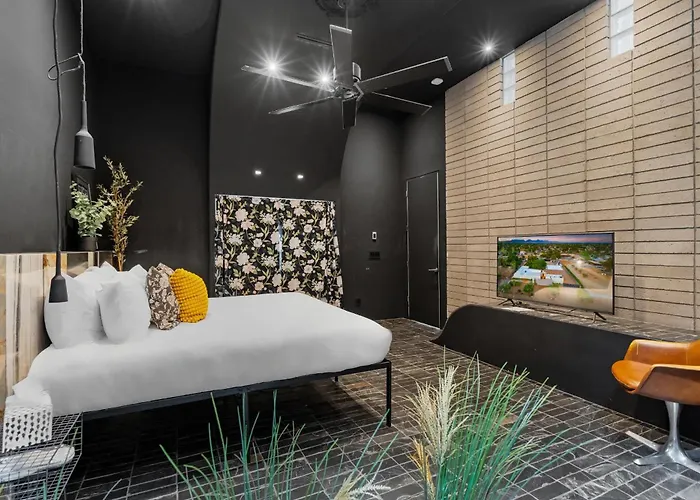 Breathtaking Mansion - Indoor Pickleball & Phoenix