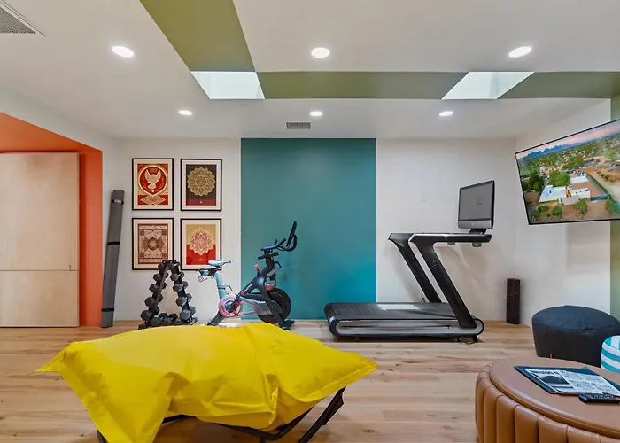Breathtaking Mansion - Indoor Pickleball & Holiday home *
