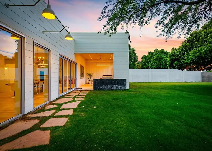 Breathtaking Mansion - Indoor Pickleball & Holiday home Phoenix