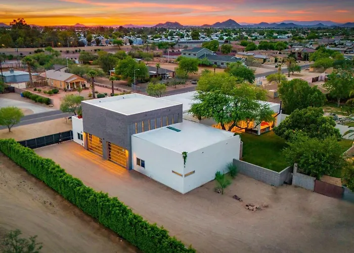 Breathtaking Mansion - Indoor Pickleball & Phoenix